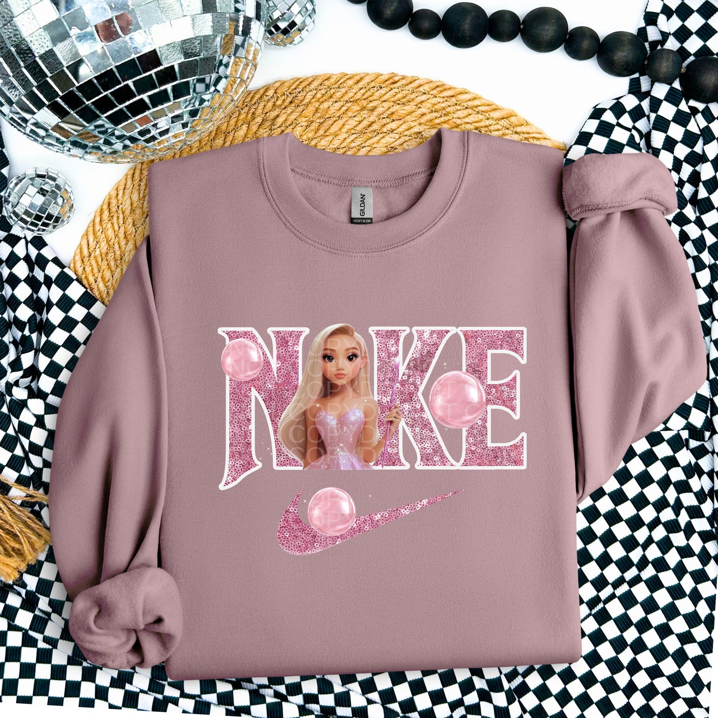 Nike Glinda With Pink Logo - TRANSFERS (TGG)