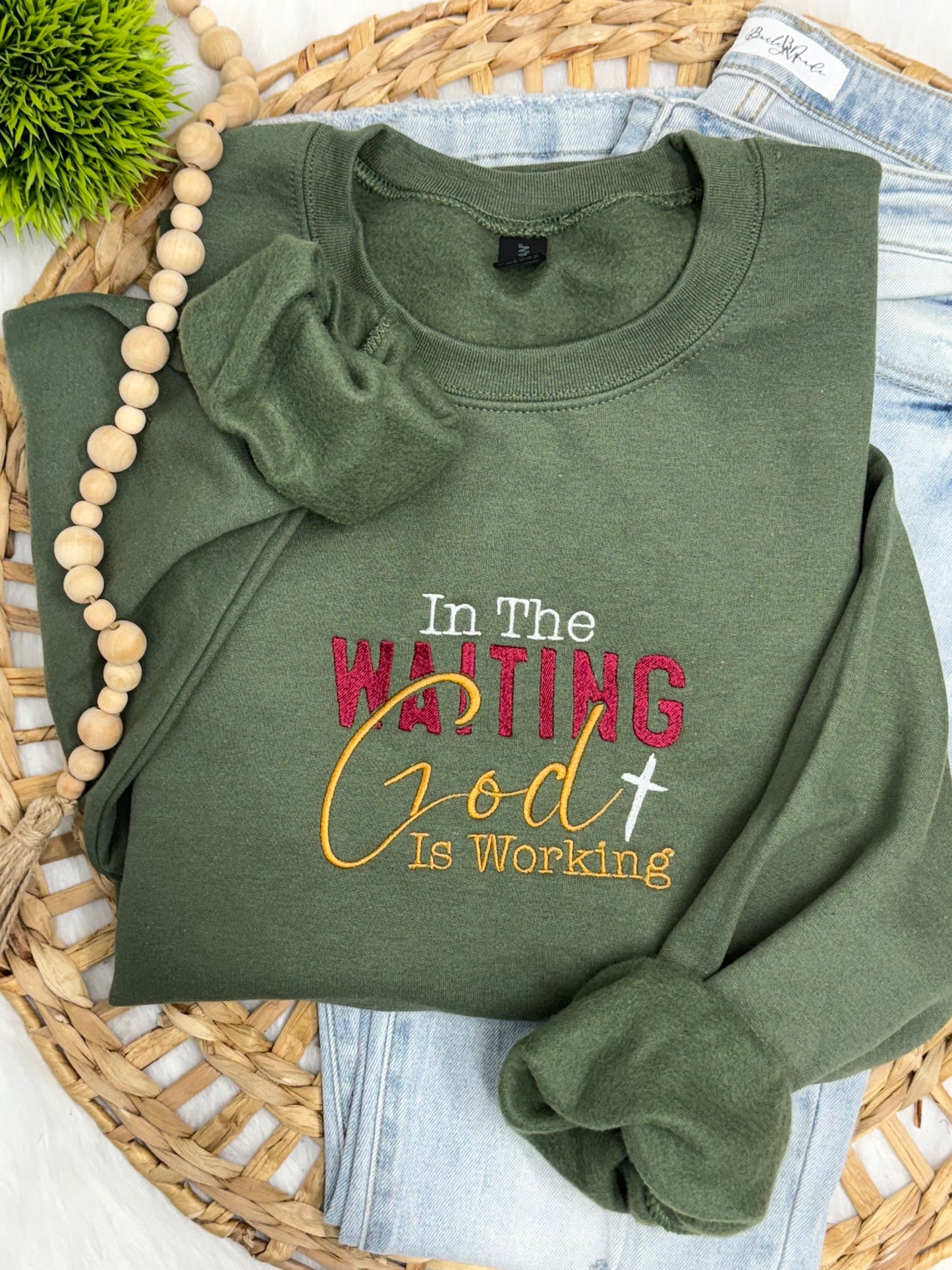 In the waiting-  EMBROIDERED SWEATSHIRT