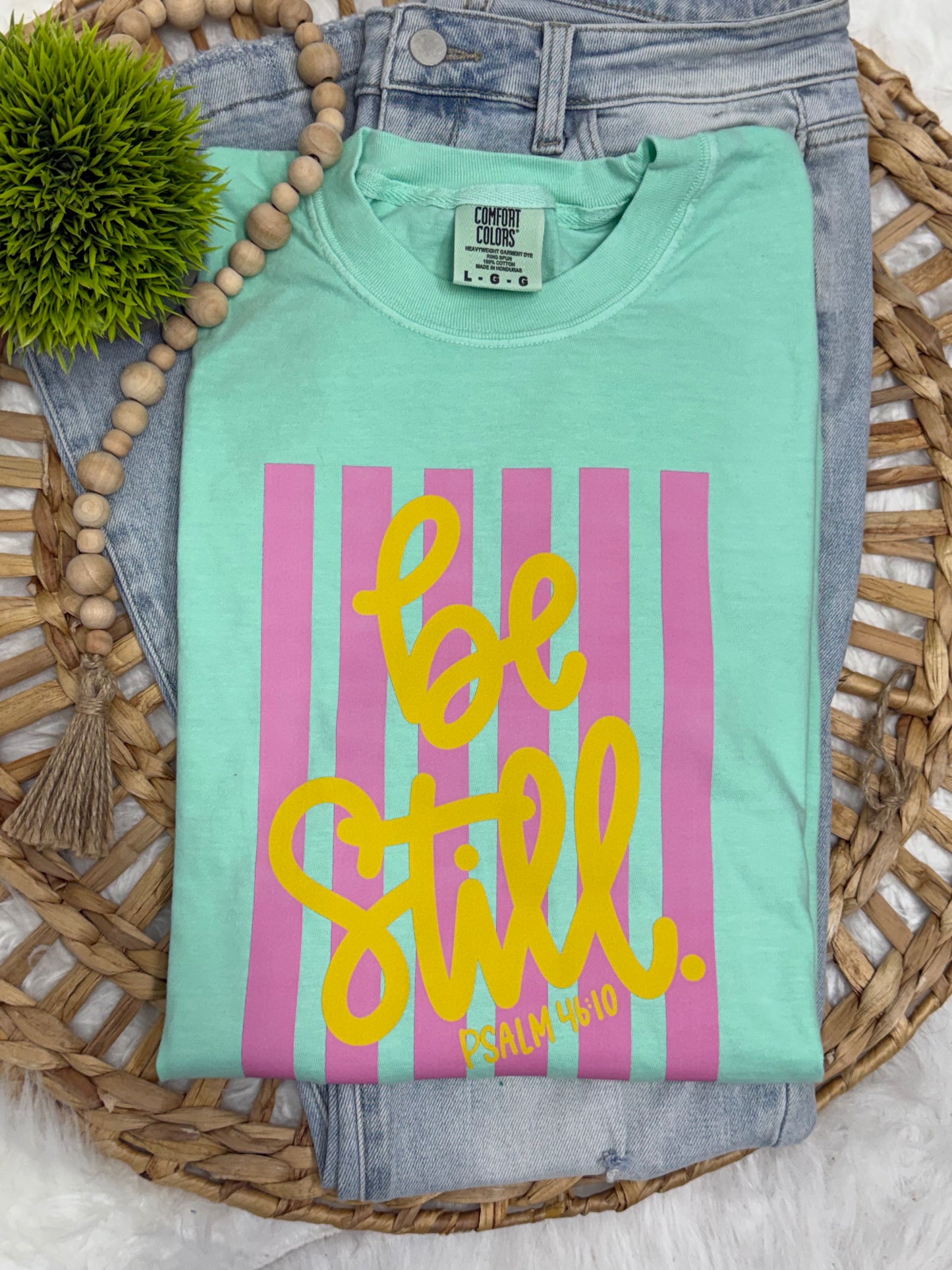 Be still - T-SHIRT