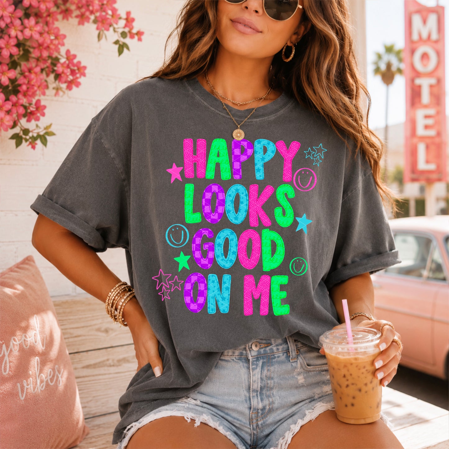 Happy Looks Good On Me - Transfers (SDD)